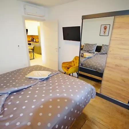 Apartment Fuer 4 Personen Ca 52 M In Stinjan, Istrien Und Umgebung *