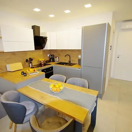 Apartment Fuer 4 Personen Ca 52 M In Stinjan, Istrien Und Umgebung